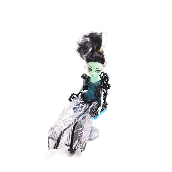 Кукла Monster Girl с черно-белыми волосами (3027)